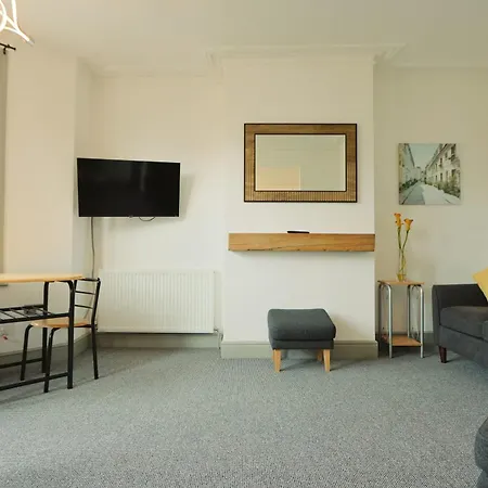 아파트 Winchester Two Bedroom In Brislington *