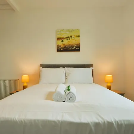 Winchester Two Bedroom In Brislington 아파트 브리스틀