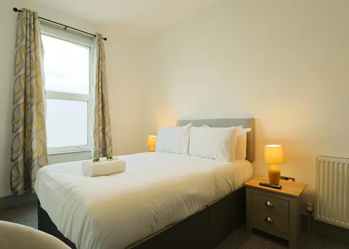 Winchester Two Bedroom In Brislington Appartement *