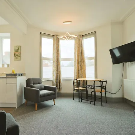 Апартаменты Winchester Two Bedroom In Brislington