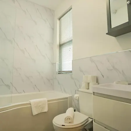 Winchester Two Bedroom In Brislington Апартаменты Бристоль