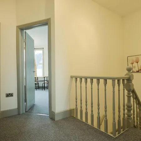 Winchester Two Bedroom In Brislington Апартаменты