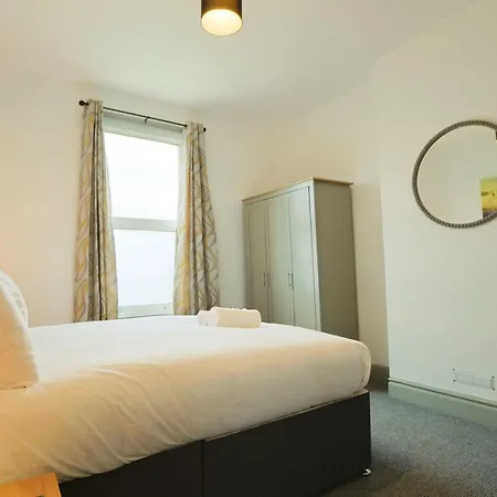 Winchester Two Bedroom In Brislington Бристоль