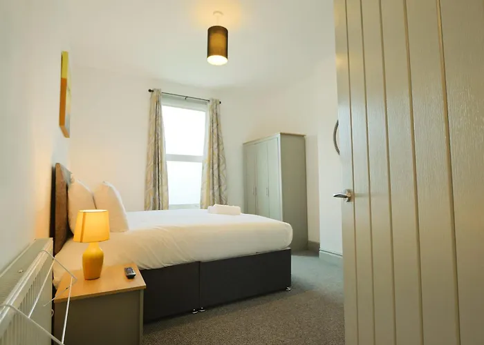 Апартаменти Winchester Two Bedroom In Brislington Бристоль