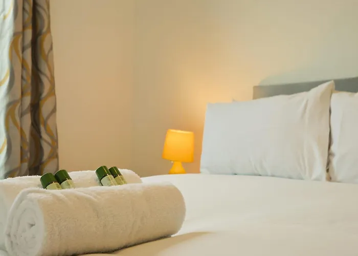 Winchester Two Bedroom In Brislington * Бристоль